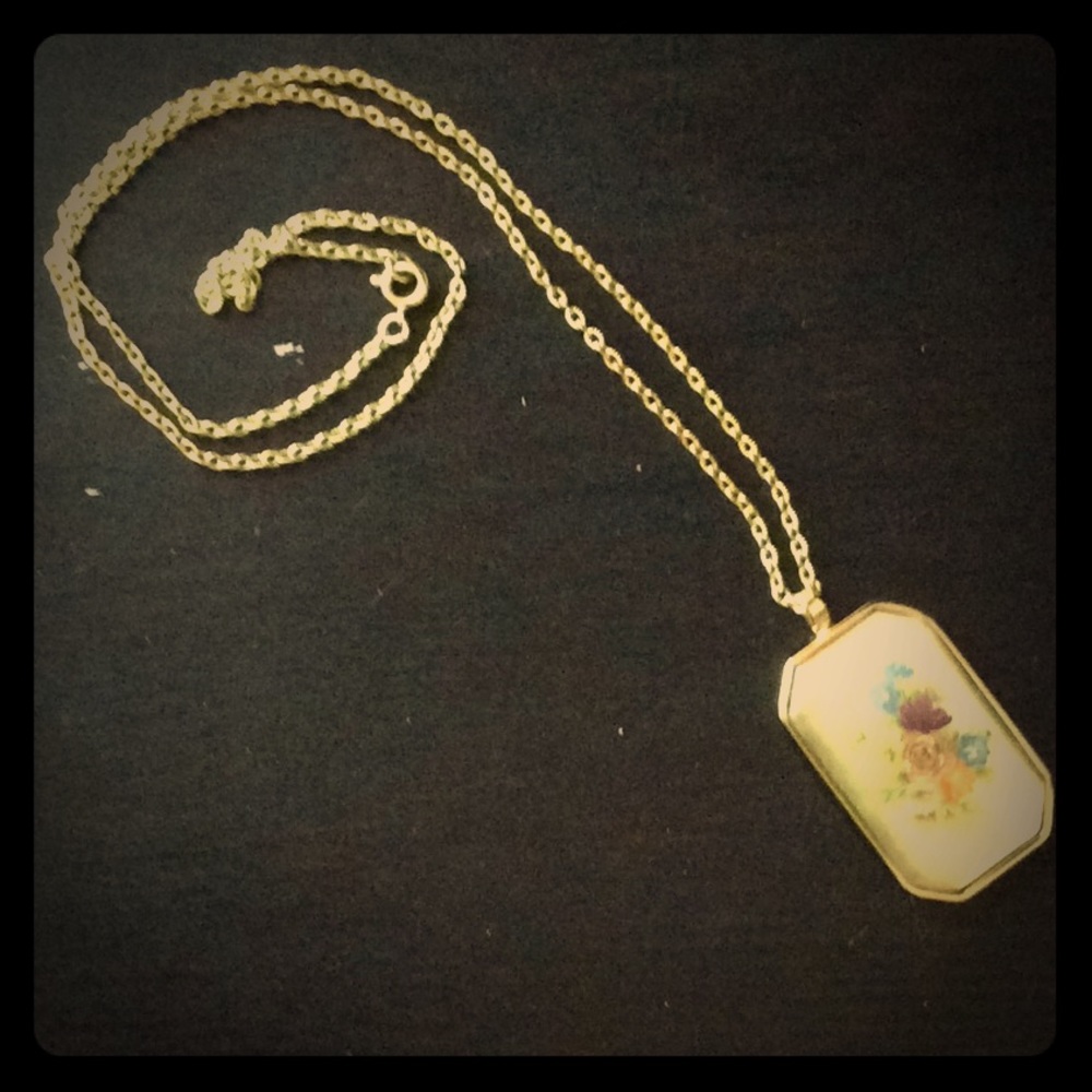Floral necklace